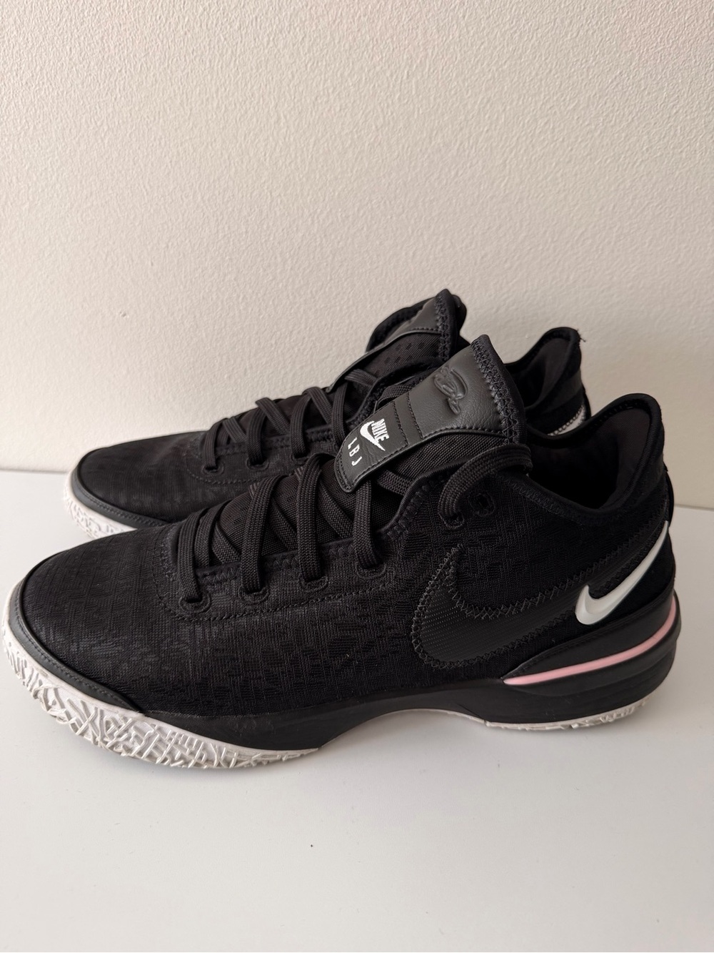 Nike Zoom Lebron NXXT Gen Black White Medium Soft Pink Mens Size 11 - Picture 2 of 7